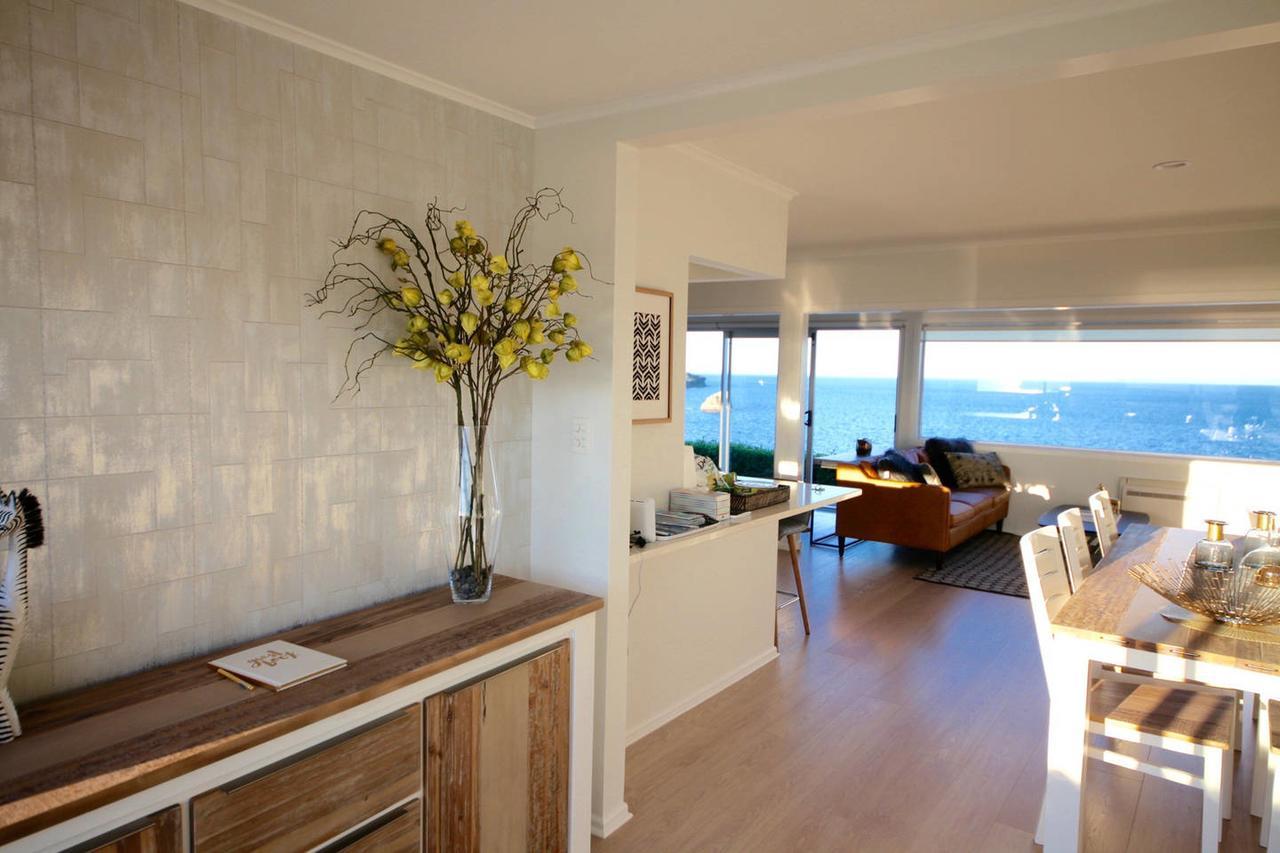 Luxury House With Clifftop Seaview Whangaparaoa Exterior foto